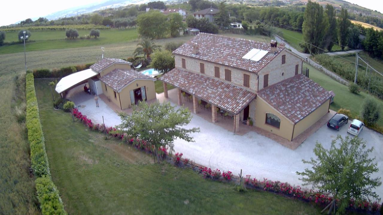 Agriturismo La Vecchia Fonte Castelbellino Exterior photo