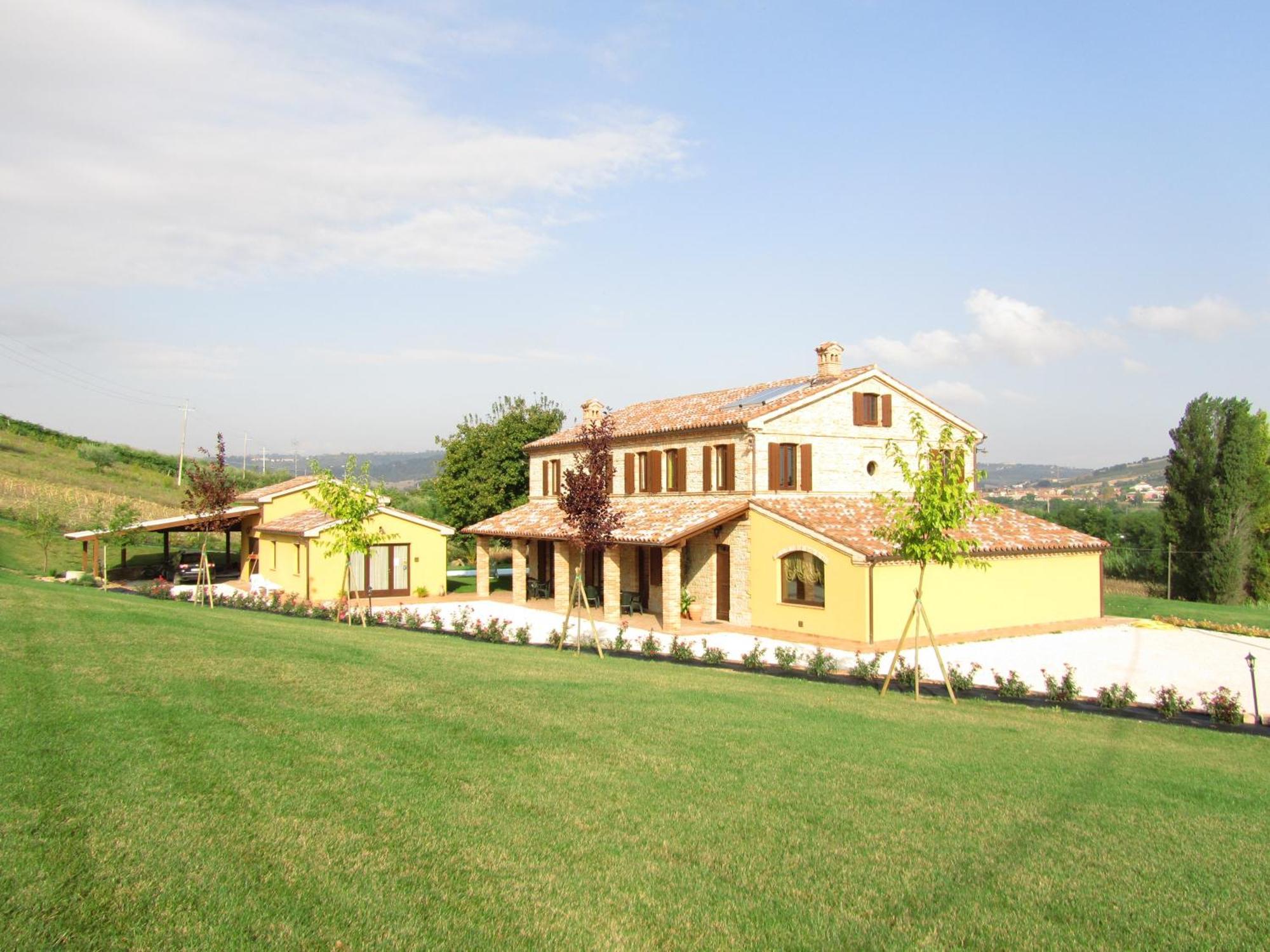 Agriturismo La Vecchia Fonte Castelbellino Exterior photo